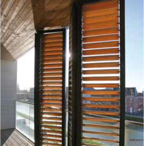 Votec-luxaflex-zonwering-hout-gebouw